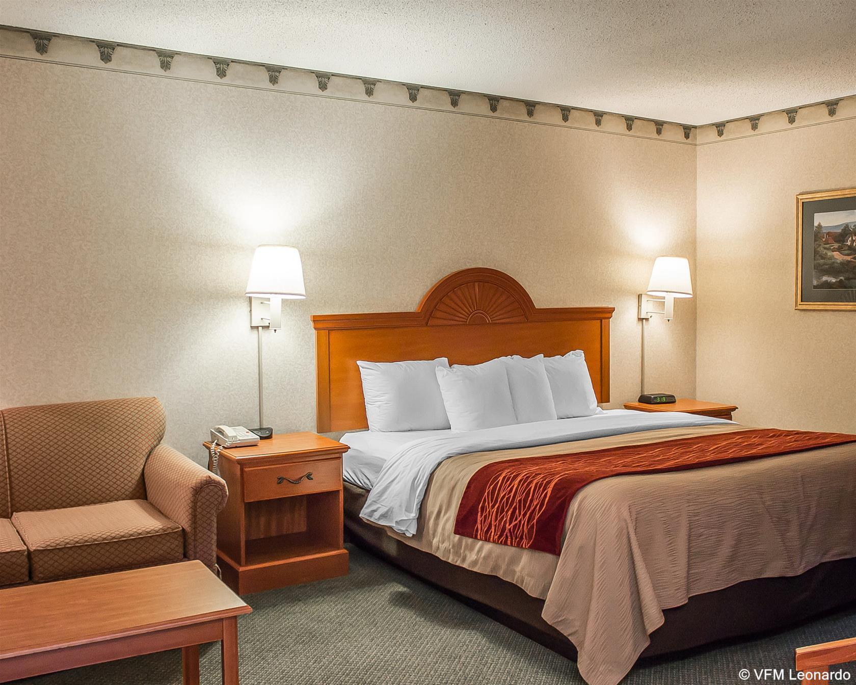 Comfort Splash Harbor Inn