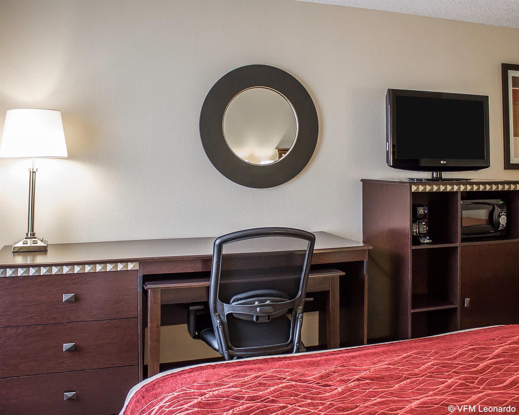 Comfort Splash Harbor Inn